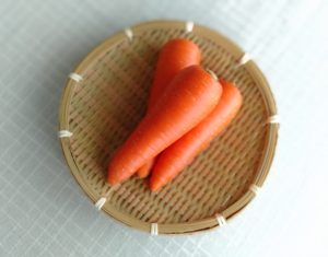 「にんじん」で疲れ目対策？薬膳的効能と栄養価について。