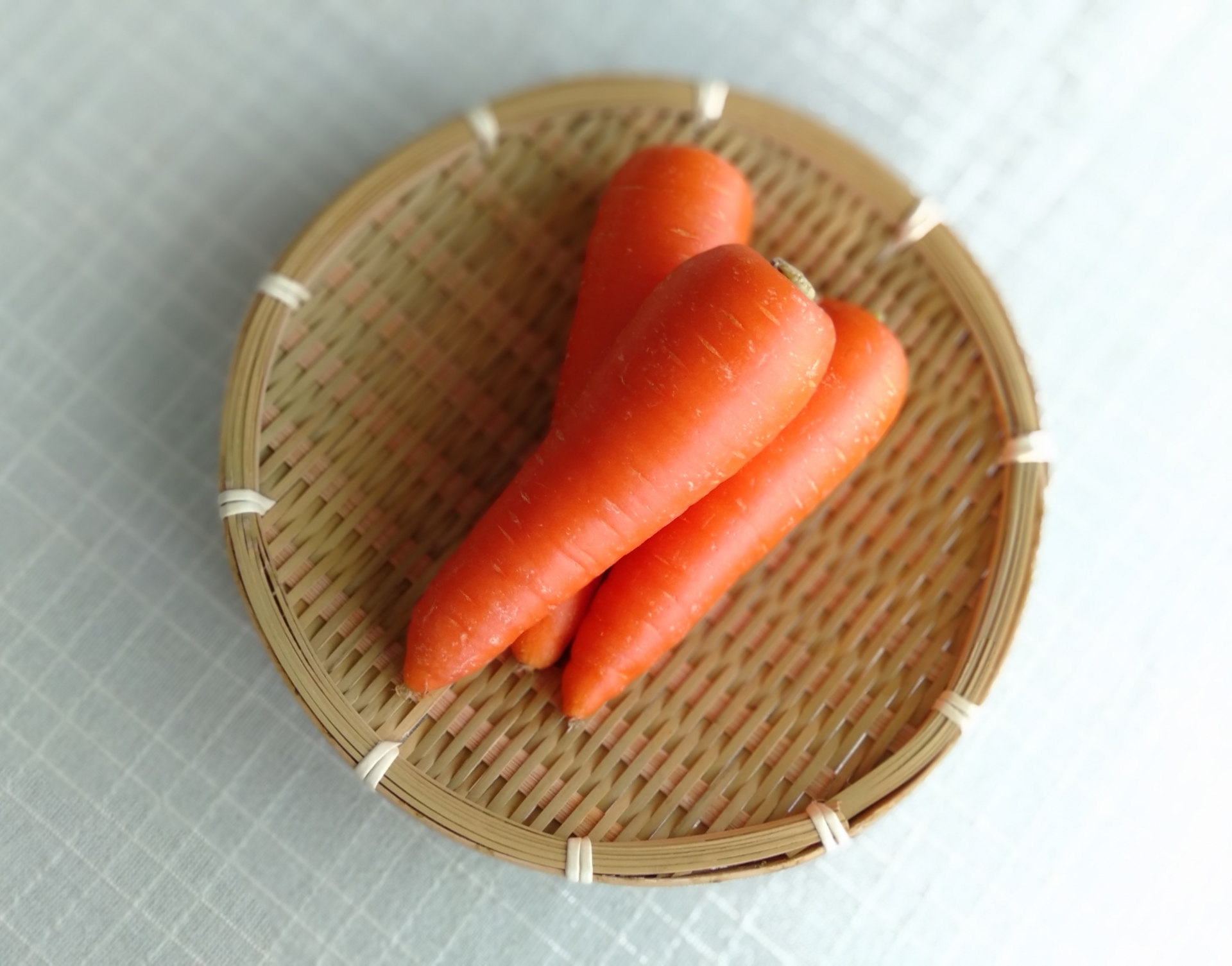 「にんじん」で疲れ目対策?薬膳的効能と栄養価について。